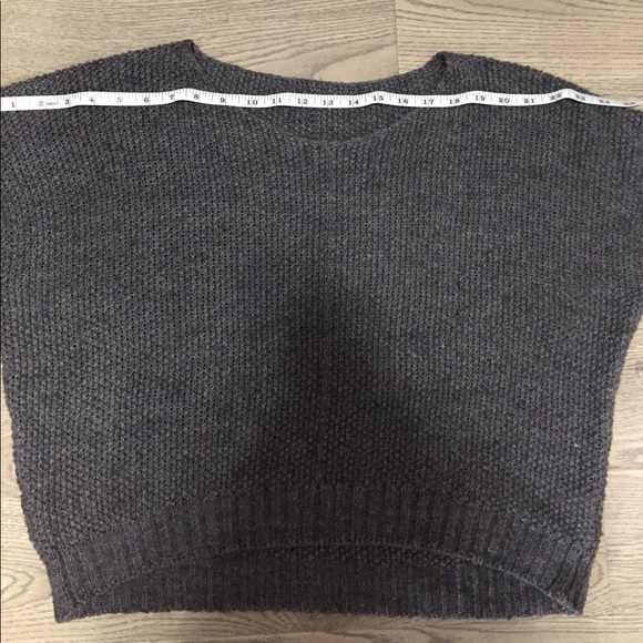 Cropped Grey knit sweater - Picture 6 of 15